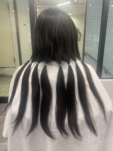 この季節の新風物詩になりそうな予感　ヘアドネーションカットでショートボブに